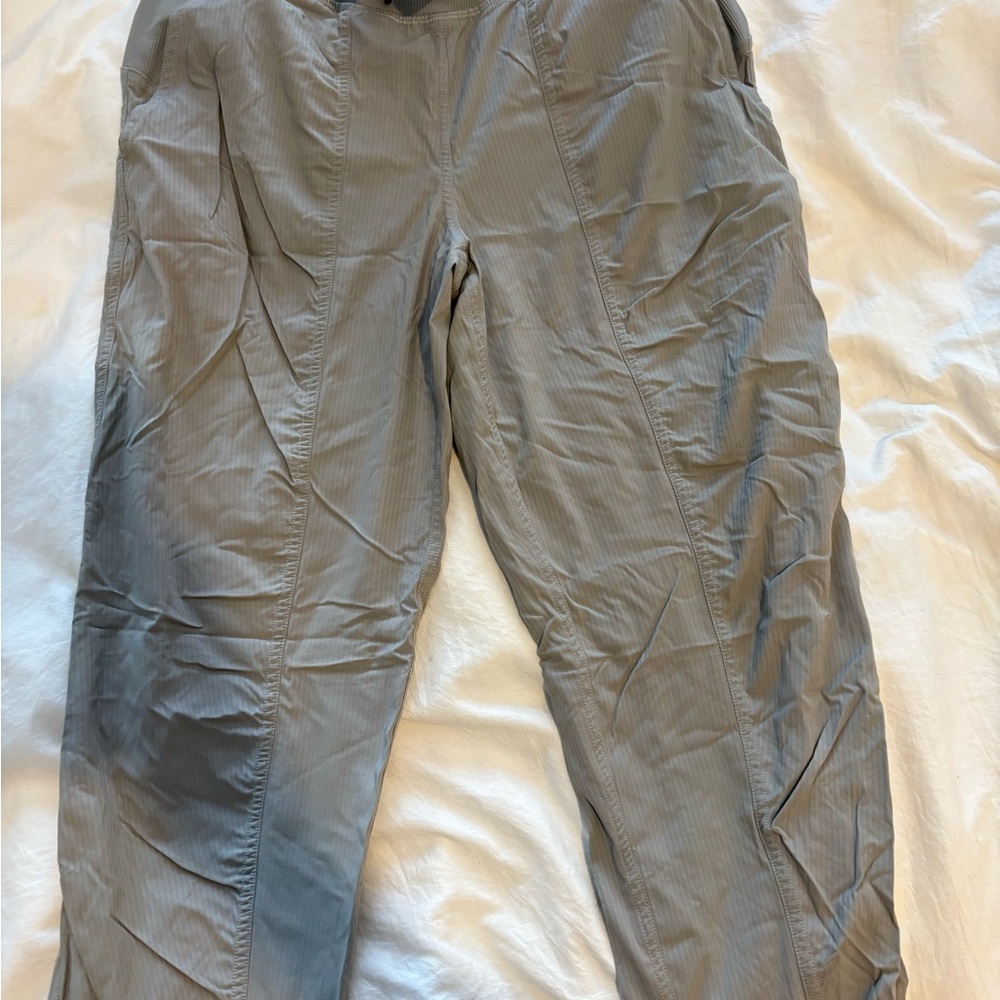 lululemon athletica Women's light fren/grey joggers
